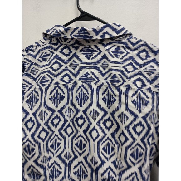 Chicos Womens No Iron Shirt  Medium Blue White Preppy Long Sleeve Button Up - Picture 9 of 9